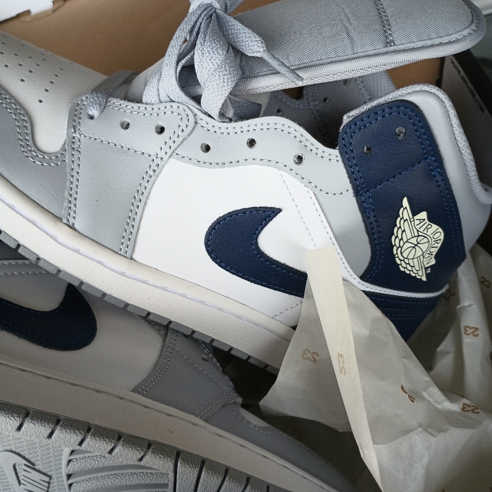 🔥Hot Sugar Free New Air Jordan 1 Mid Men Wolf Grey Navy 🔥 - Picture 8 of 9